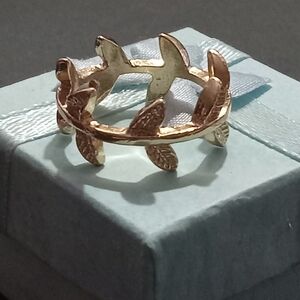 Gold Nature-Inspired Ring with Organic Design
